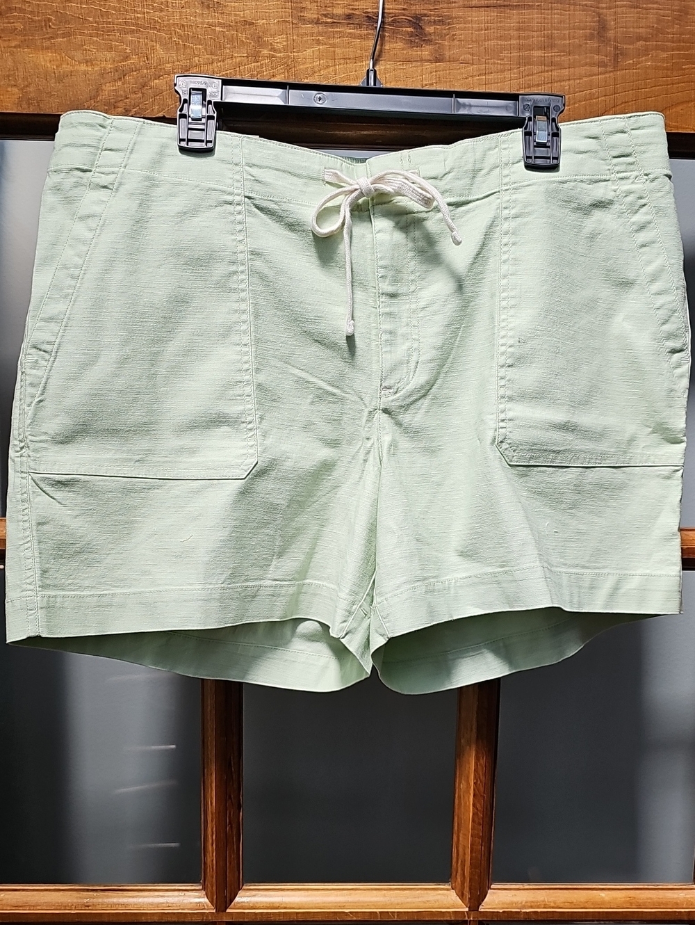 Eddie Bauer Light Mint Drawstring Pocket Women's Shorts